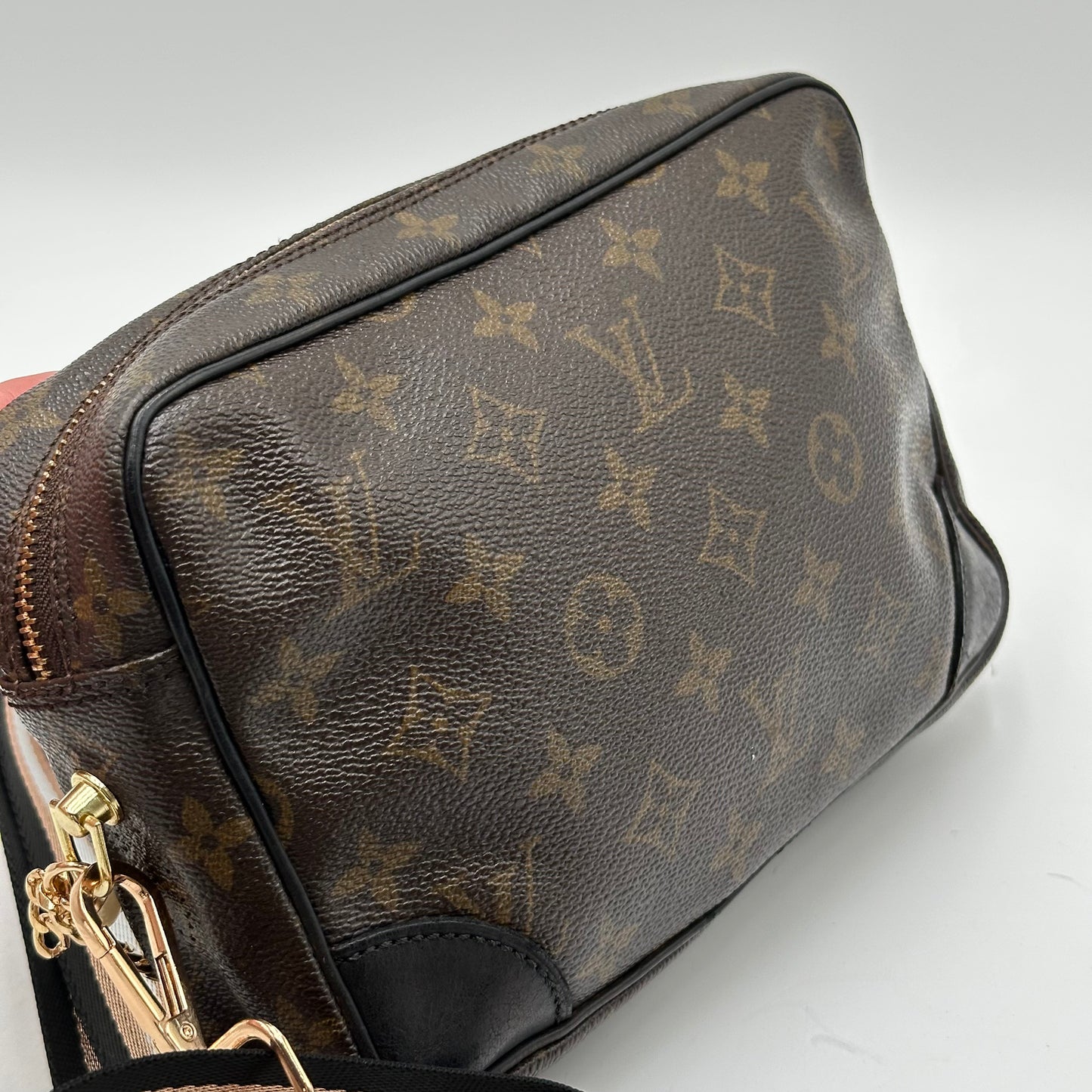 Authentic 1986 Louis Vuitton Monogram Trocadero 23 Crossbody