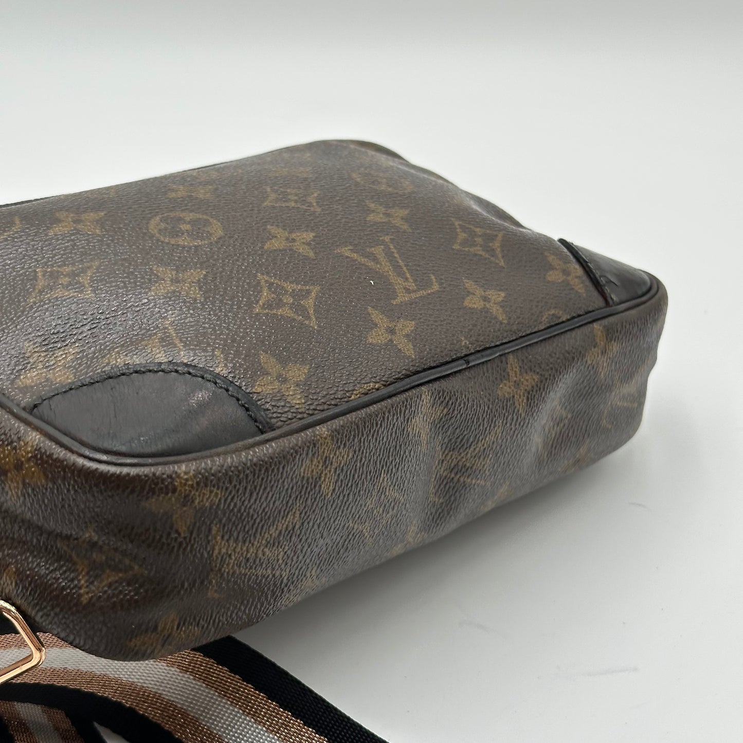 Authentic 1986 Louis Vuitton Monogram Trocadero 23 Crossbody