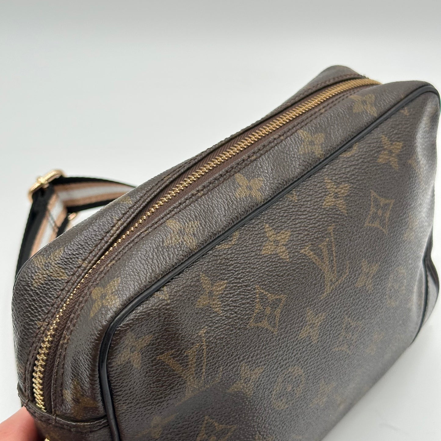 Authentic 1986 Louis Vuitton Monogram Trocadero 23 Crossbody