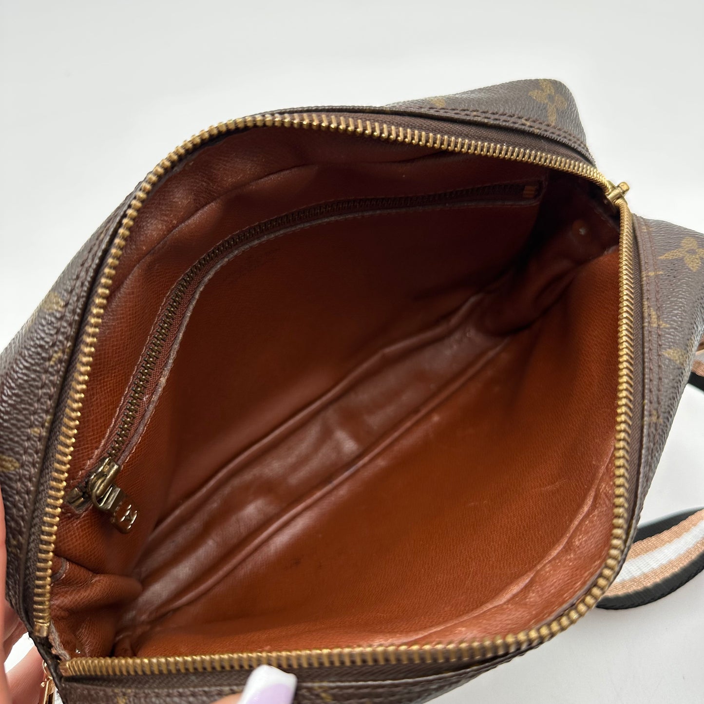 Authentic 1986 Louis Vuitton Monogram Trocadero 23 Crossbody