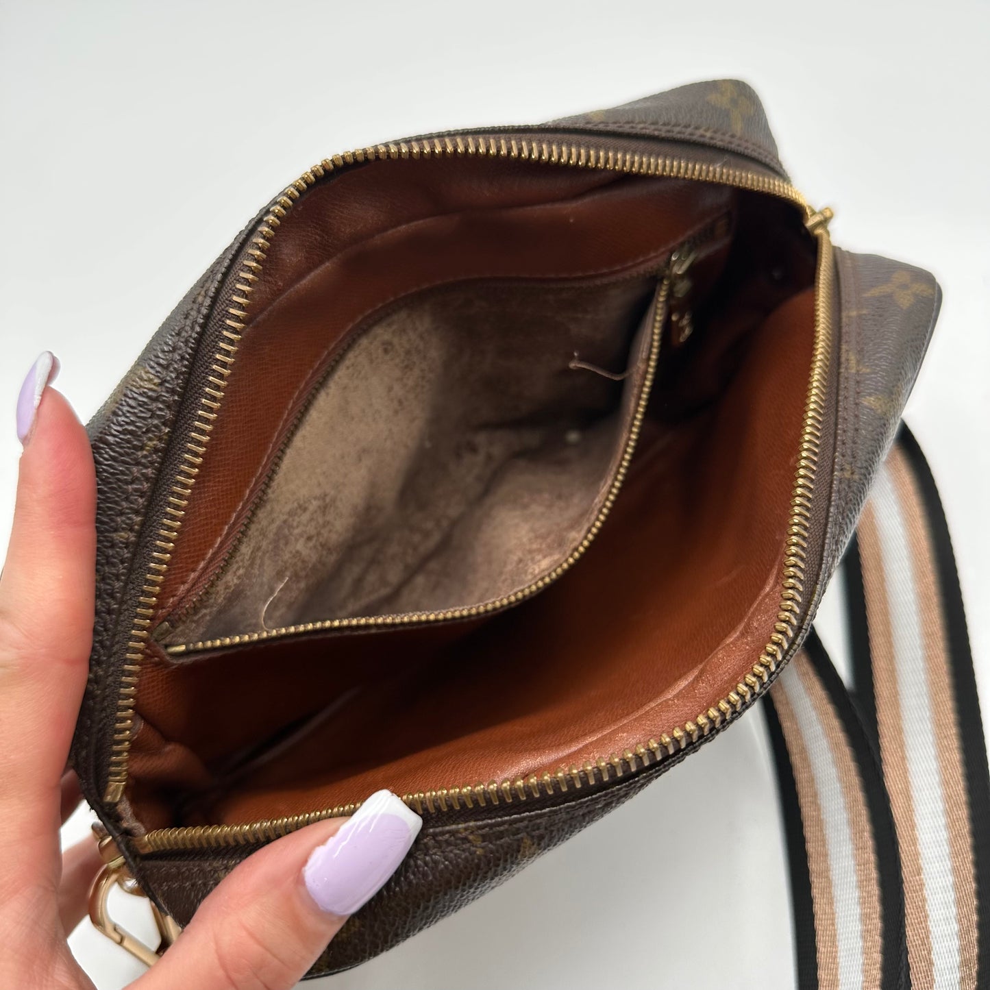 Authentic 1986 Louis Vuitton Monogram Trocadero 23 Crossbody