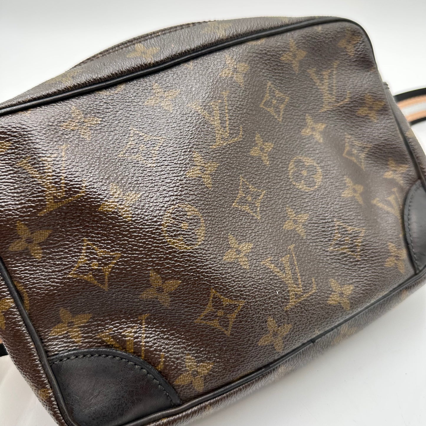 Authentic 1986 Louis Vuitton Monogram Trocadero 23 Crossbody