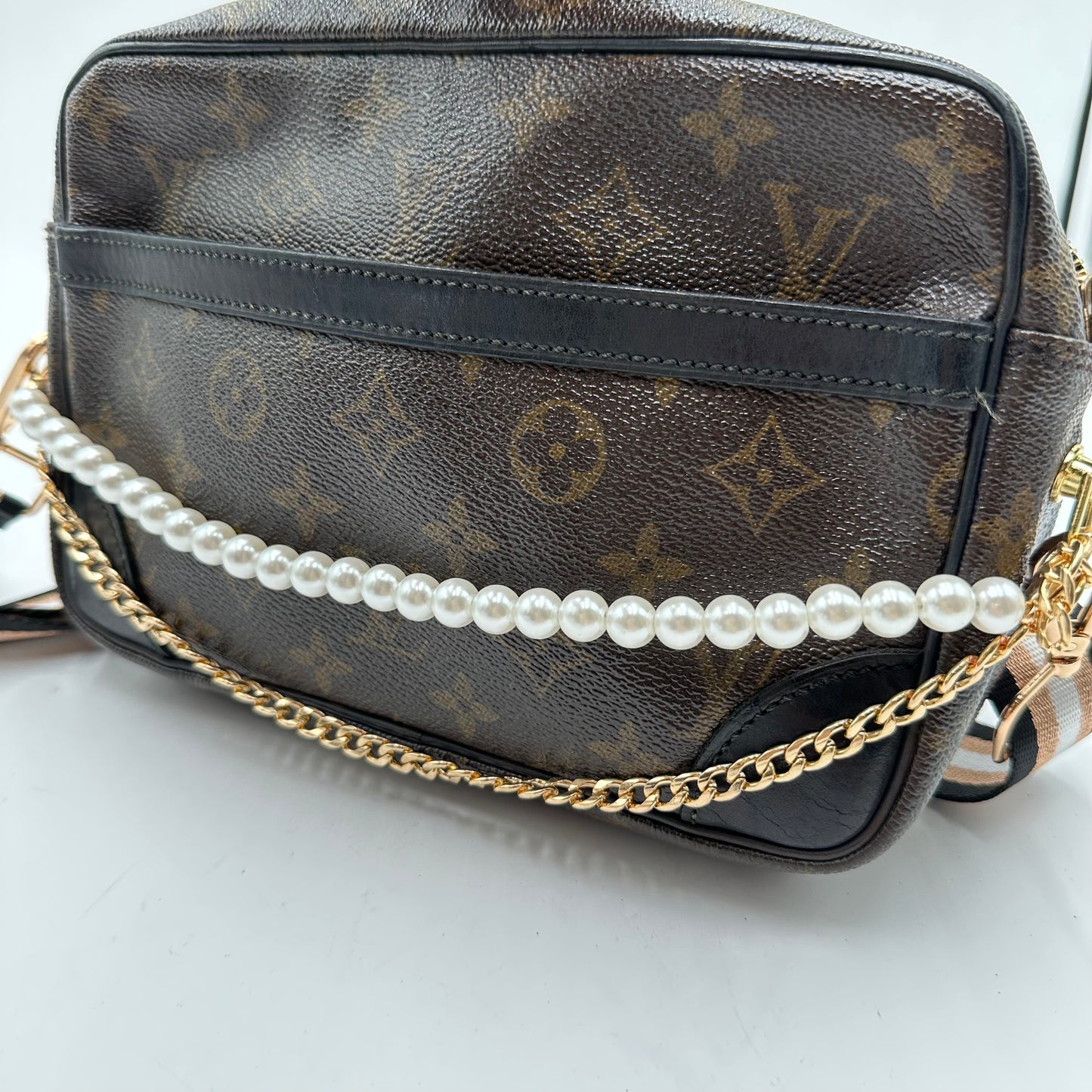 Authentic 1986 Louis Vuitton Monogram Trocadero 23 Crossbody