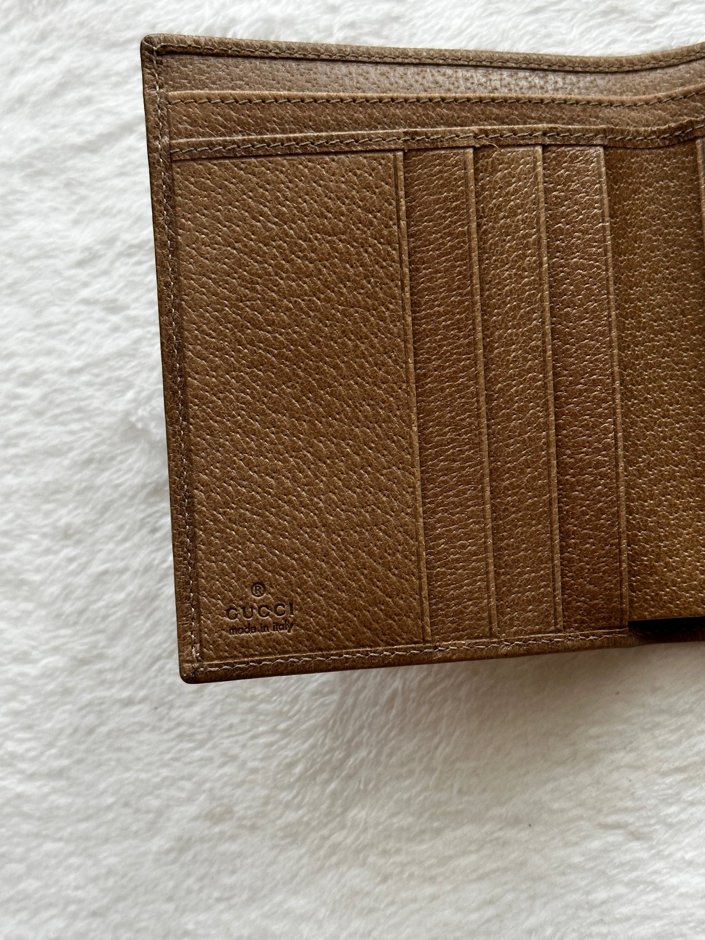 Authentic Gucci Beige Compact Wallet w/ BOX