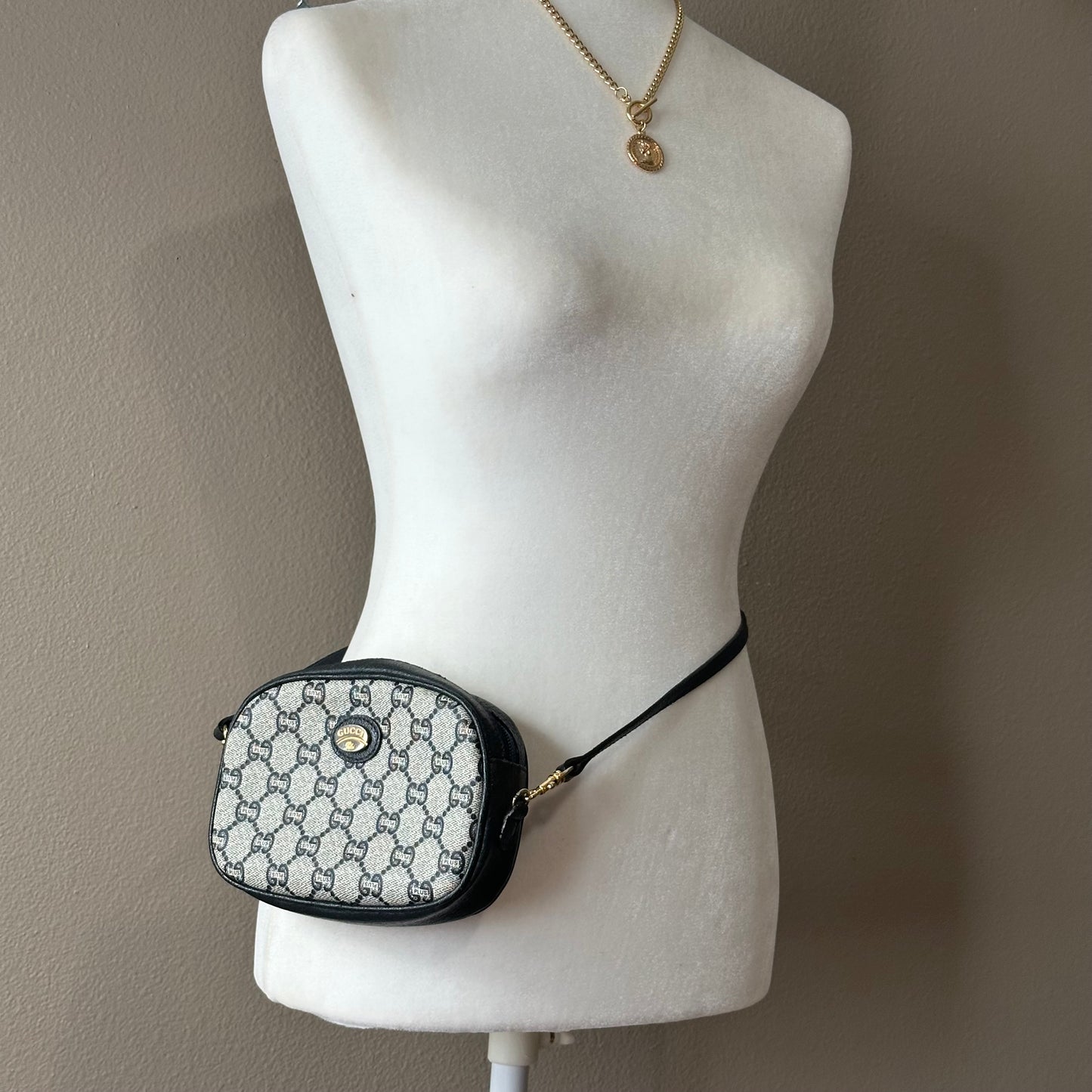 Authentic GUCCI GG Canvas Navy Blue Small Crossbody