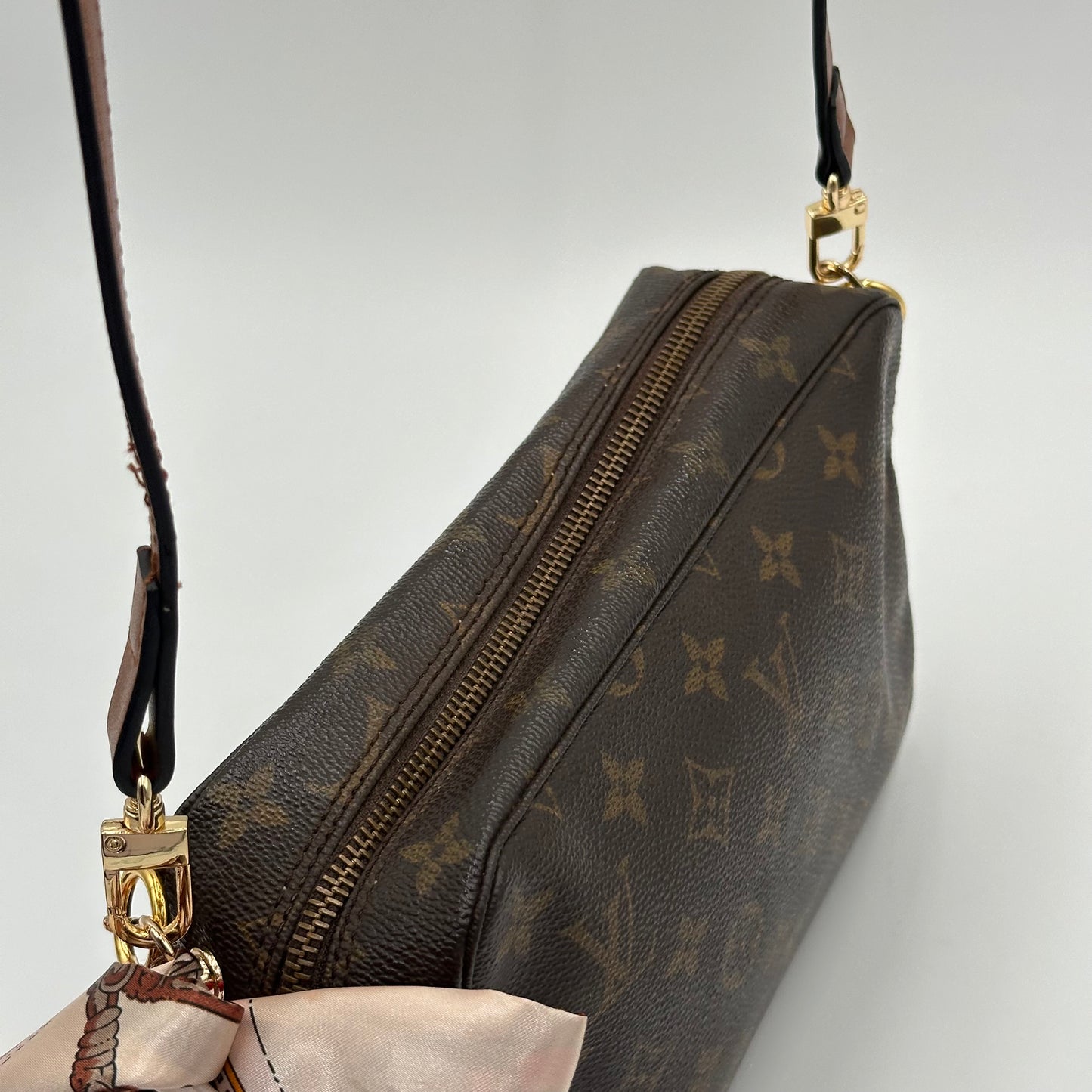 Authentic Louis Vuitton 1988 Monogram Trousse Crossbody