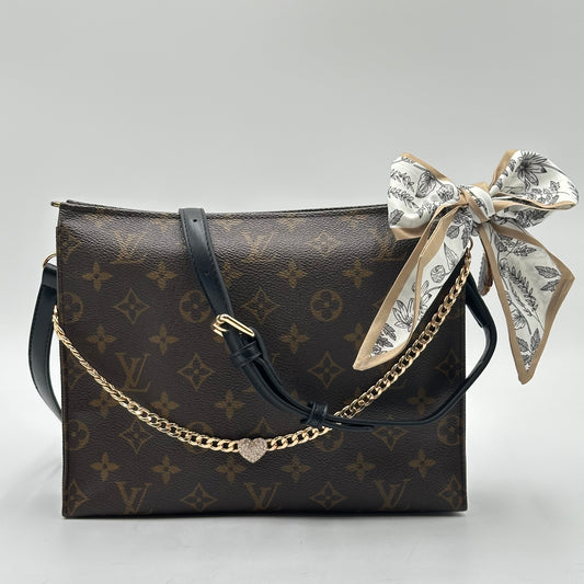 Authentic Louis Vuitton Monogram Toiletry 26 Crossbody