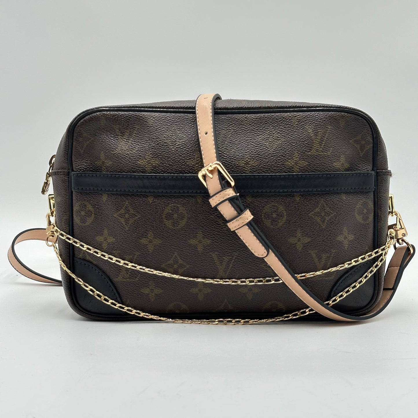 Authentic 1984 Louis Vuitton Monogram Trocadero 23 Crossbody
