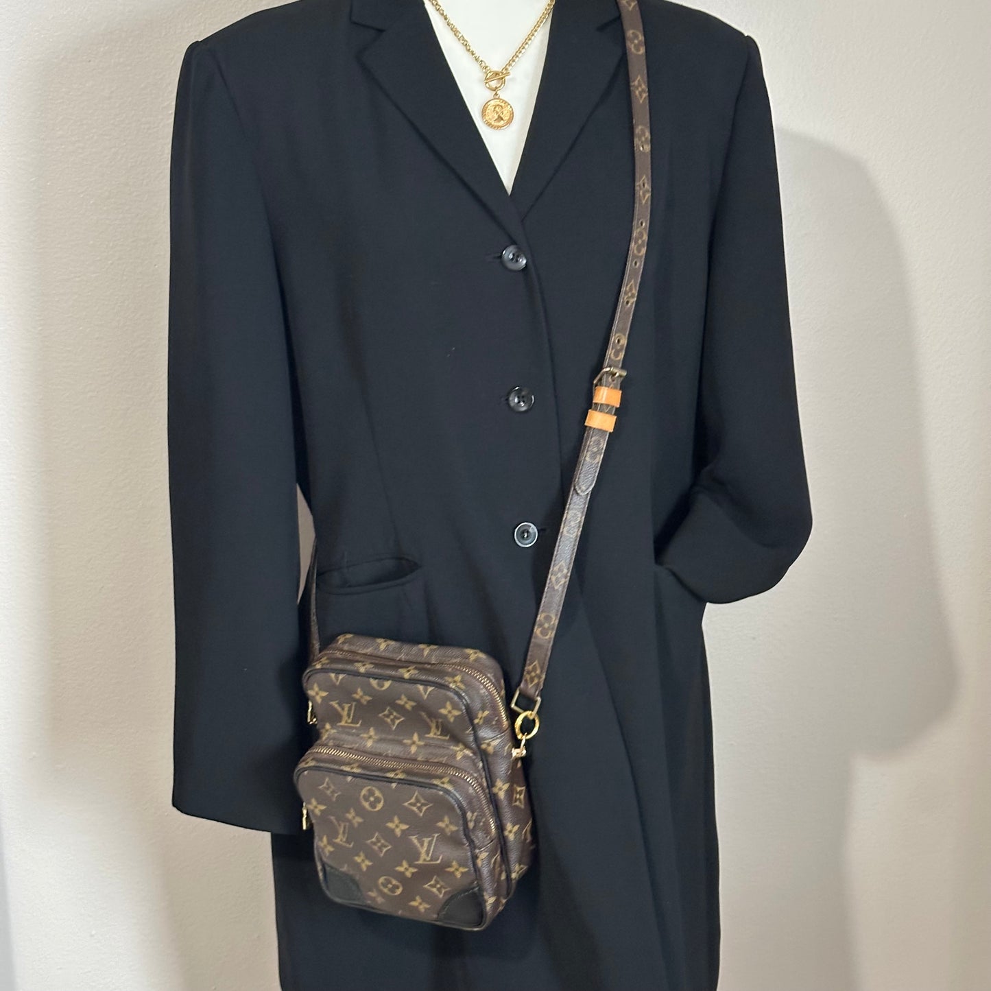 Authentic Louis Vuitton 2004 Monogram Amazone MM Crossbody