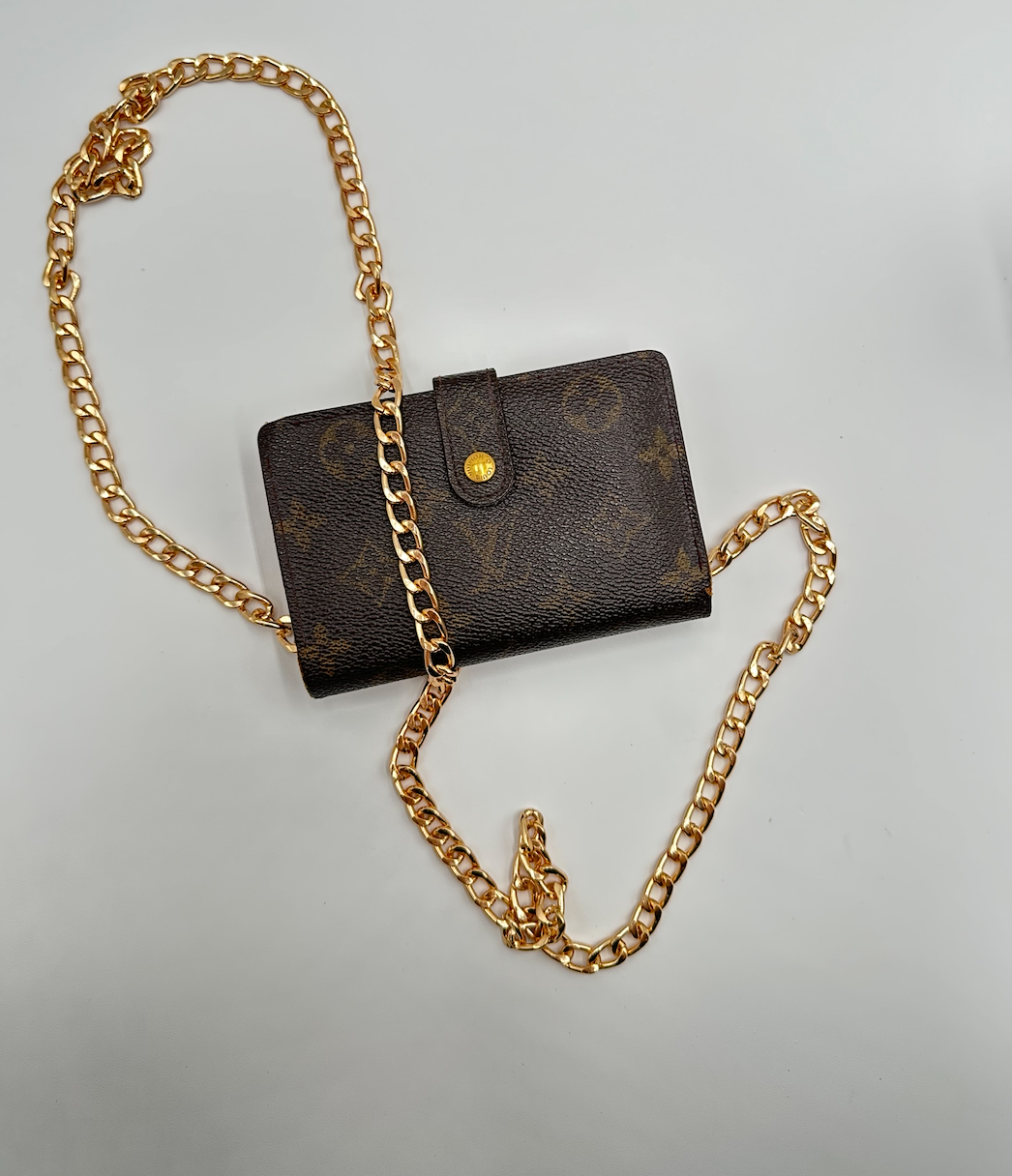 Authentic Louis Vuitton 2000 Monogram Kisslock Compact Wallet Crossbody