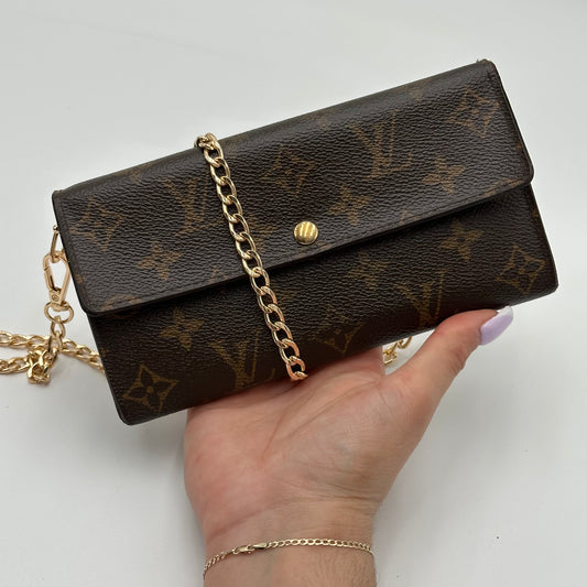 Authentic Louis Vuitton 2006 Monogram Sarah Wallet Crossbody
