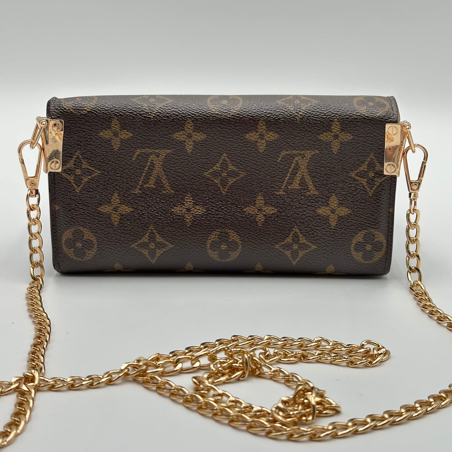 Authentic Louis Vuitton 2004 Monogram Sarah Wallet Crossbody