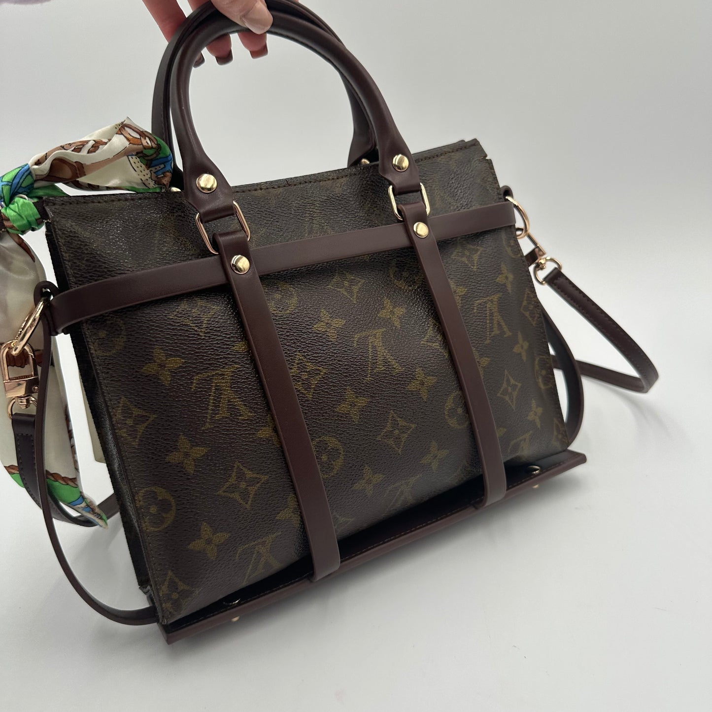 Authentic Louis Vuitton 1983 Monogram Toiletry 26 Crossbody + Case