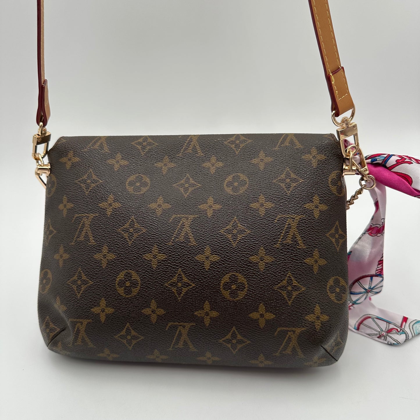 Authentic Louis Vuitton 1998 Monogram Musette Tango Crossbody