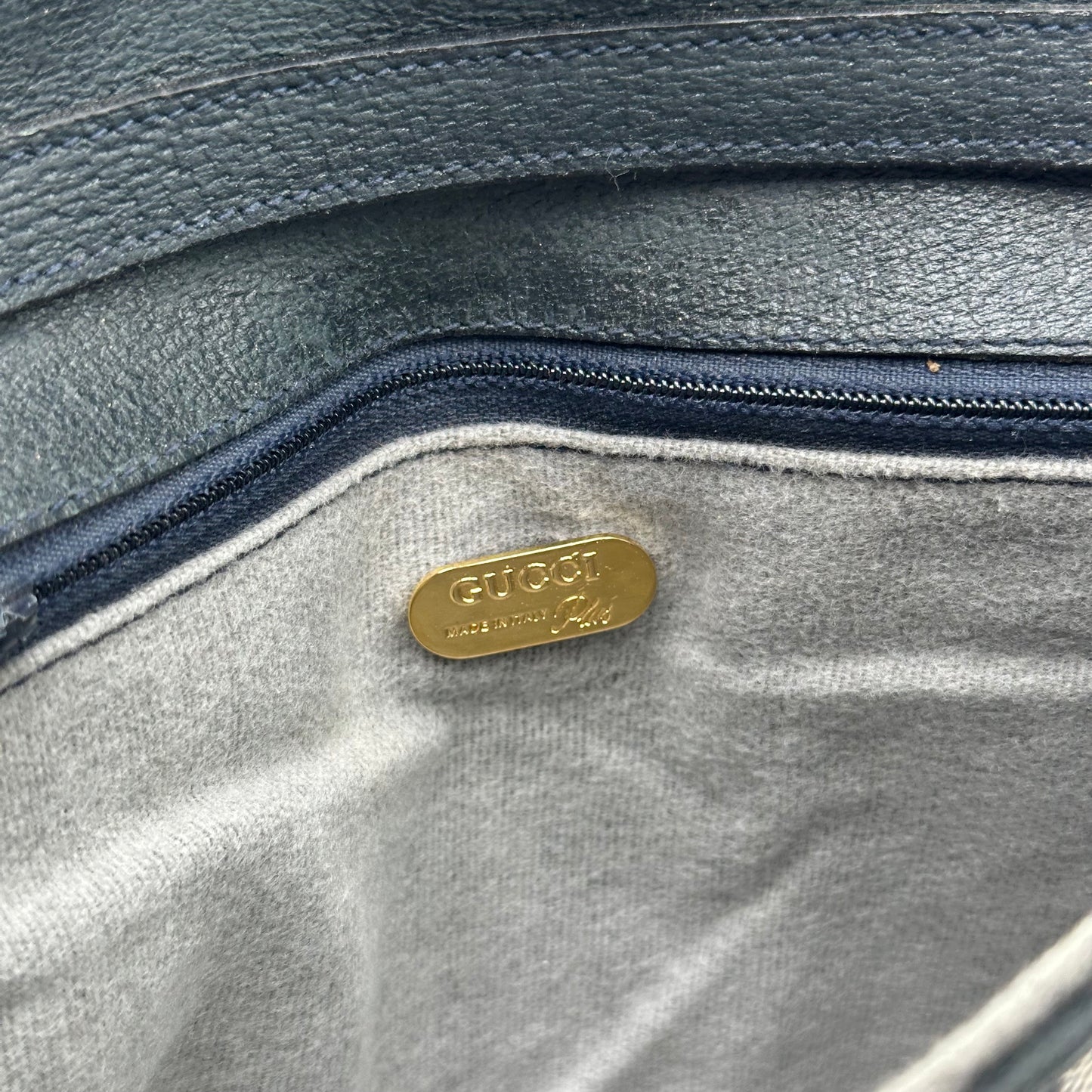 Authentic GUCCI GG Supreme Canvas Crossbody