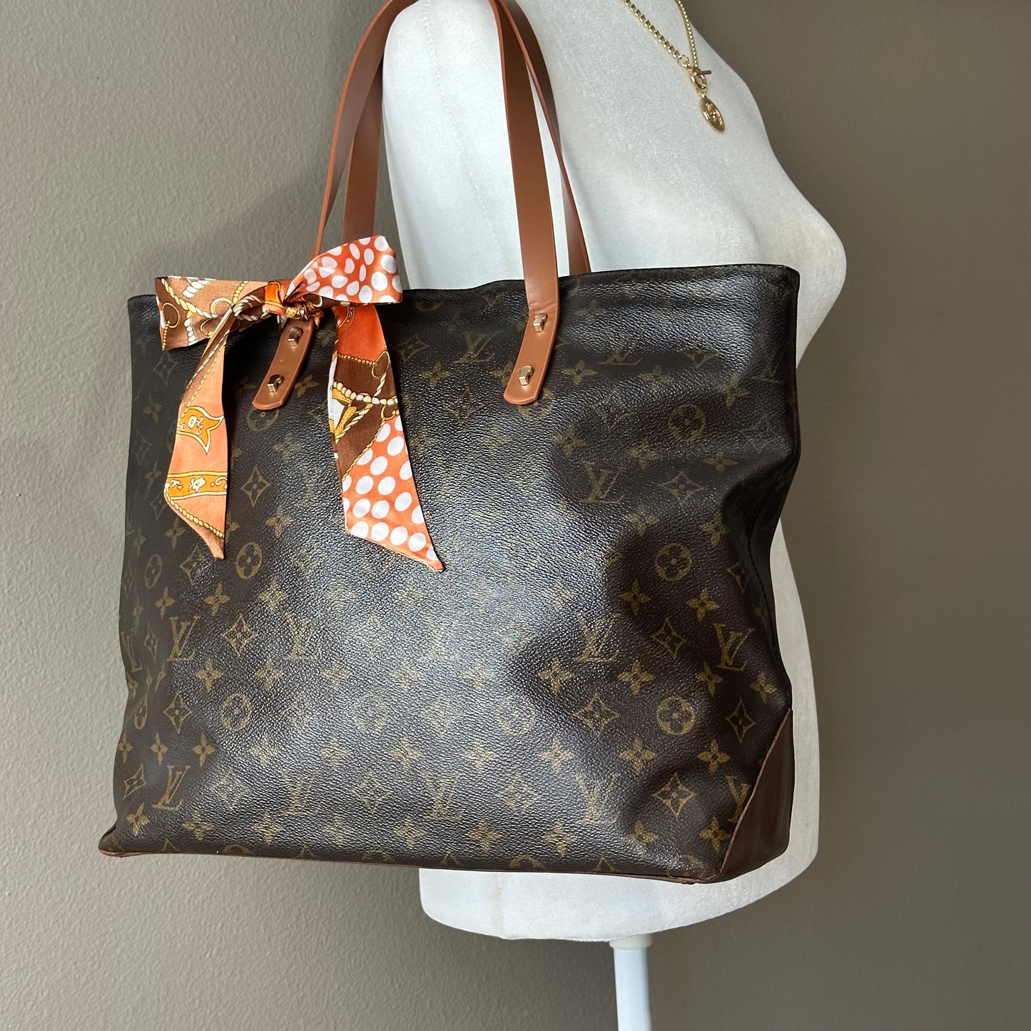 Authentic Louis Vuitton 2000 Monogram Cabas Mezzo Tote