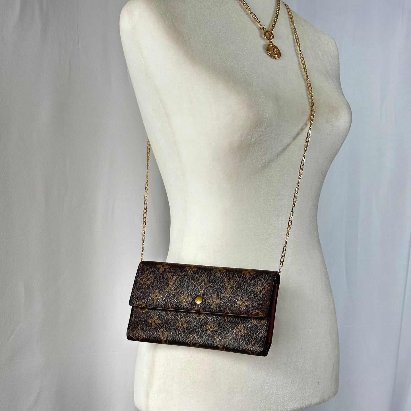 Authentic Louis Vuitton 1996 Monogram International Trifold Wallet Crossbody