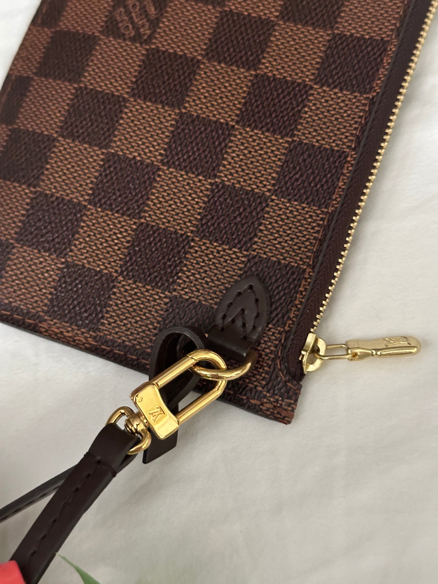 Authentic Louis Vuitton Damier Ebene PM Neverfull Wristlet w/ Crossbody Kit