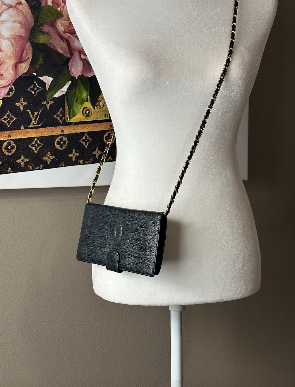 Authentic CHANEL Black Caviar Kisslock Long Bifold