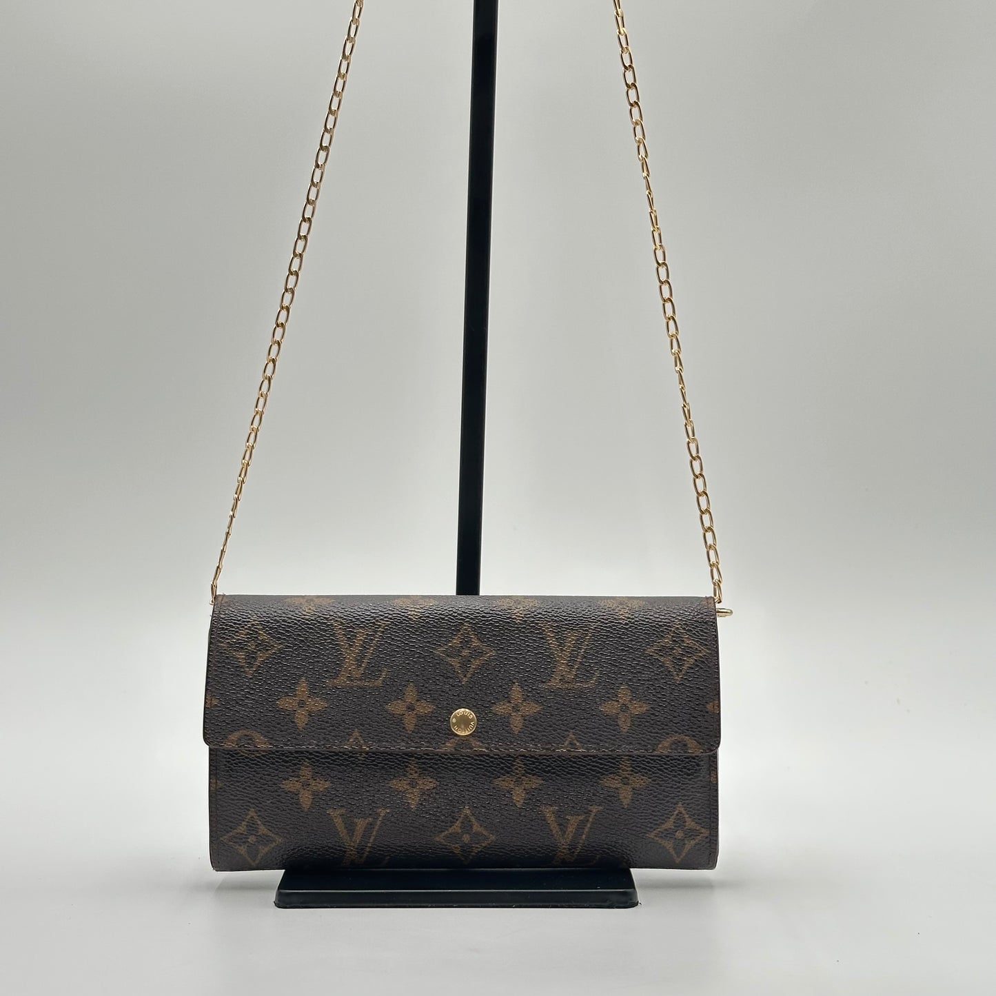 Authentic Louis Vuitton 2005 Monogram Sarah Wallet Crossbody