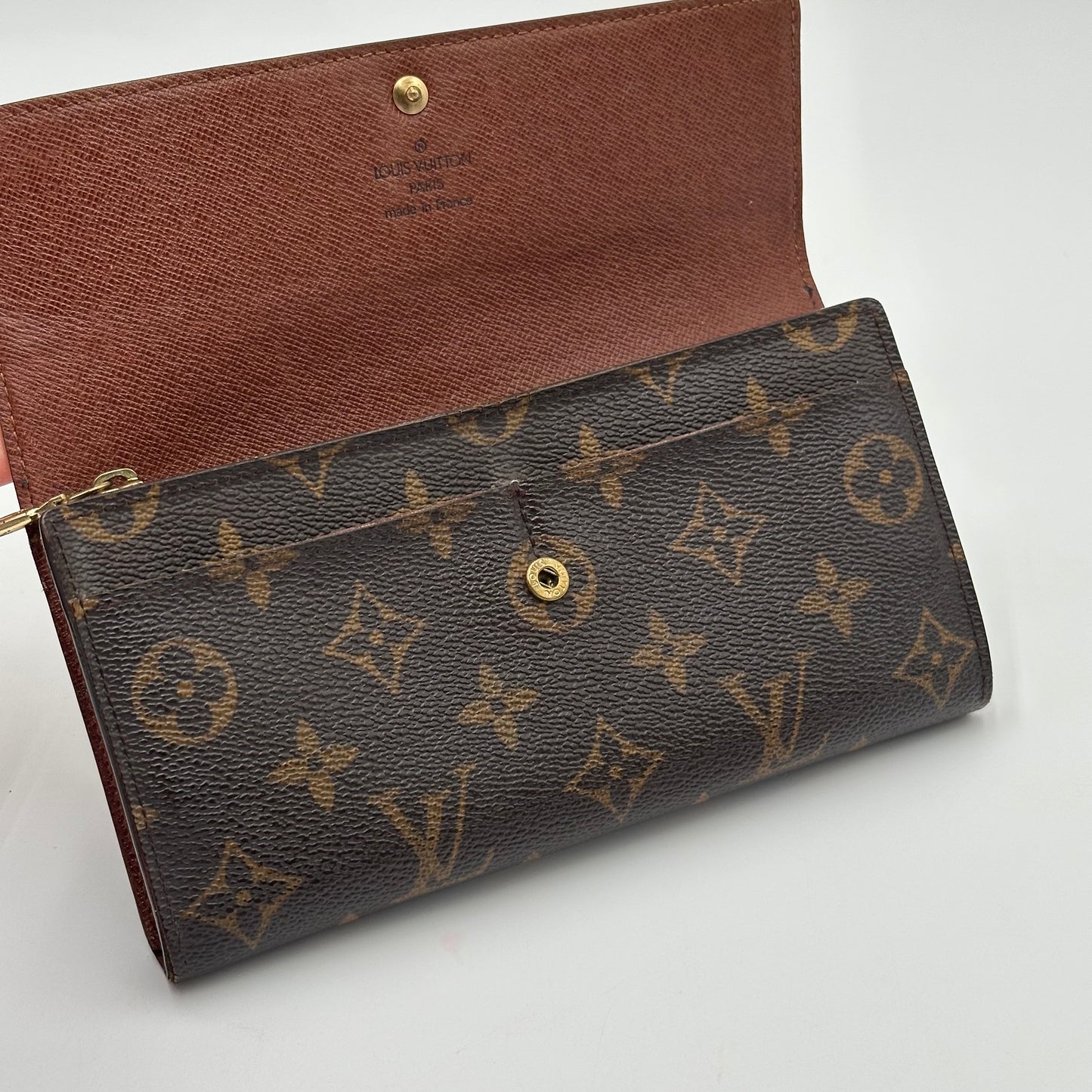 Authentic Louis Vuitton 2005 Monogram Sarah Wallet Crossbody