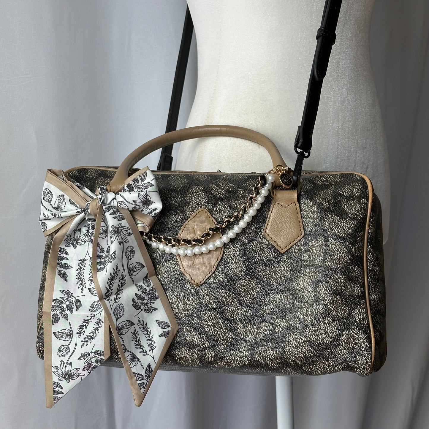 Authentic YSL Vintage Giraffe Print Boston Tote