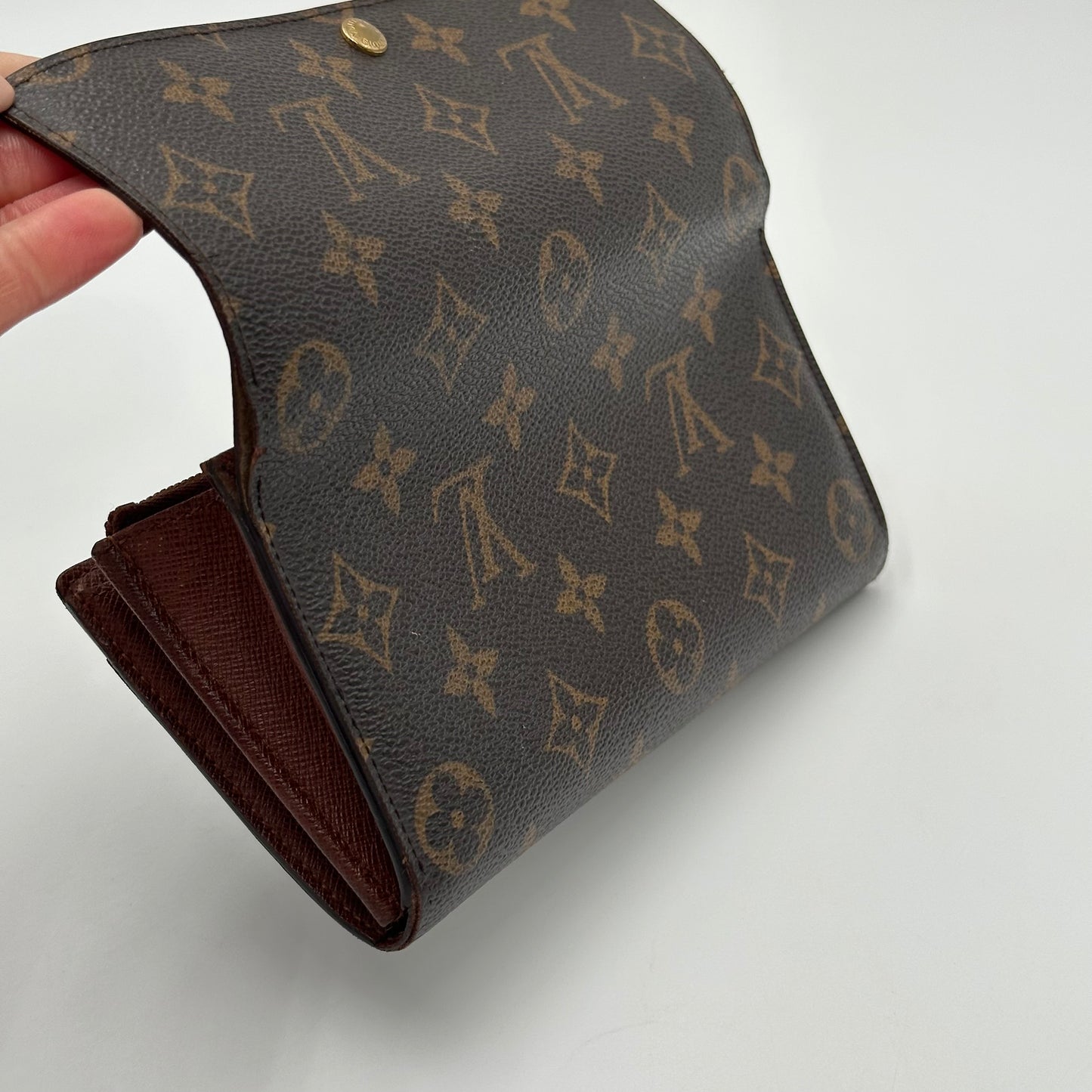 Authentic Louis Vuitton 2005 Monogram Sarah Wallet Crossbody