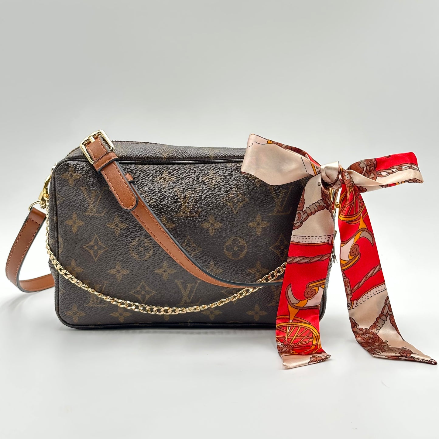 Authentic Louis Vuitton 1988 Monogram Trousse Crossbody