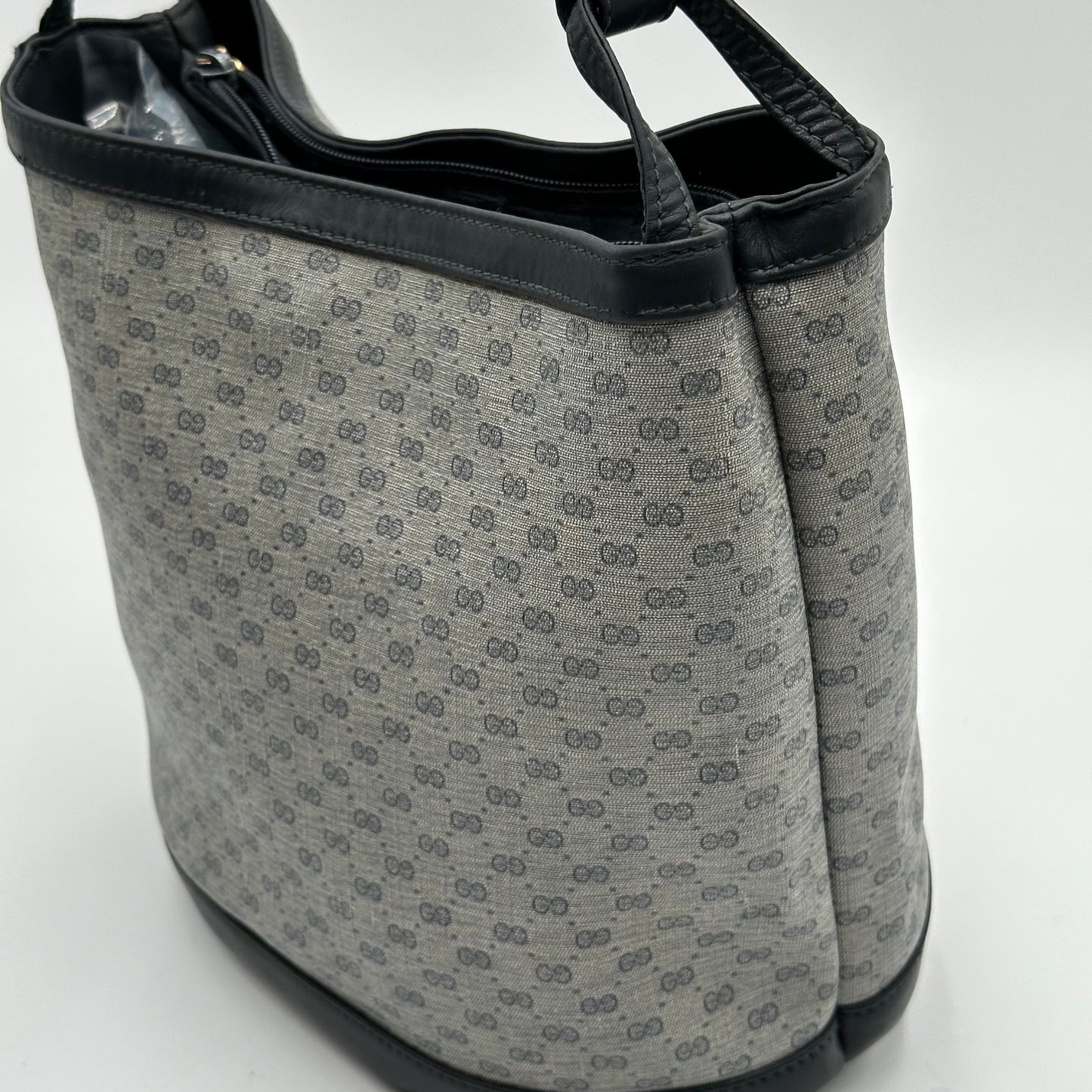 Authentic GUCCI Supreme Vintage GG Bucket Crossbody