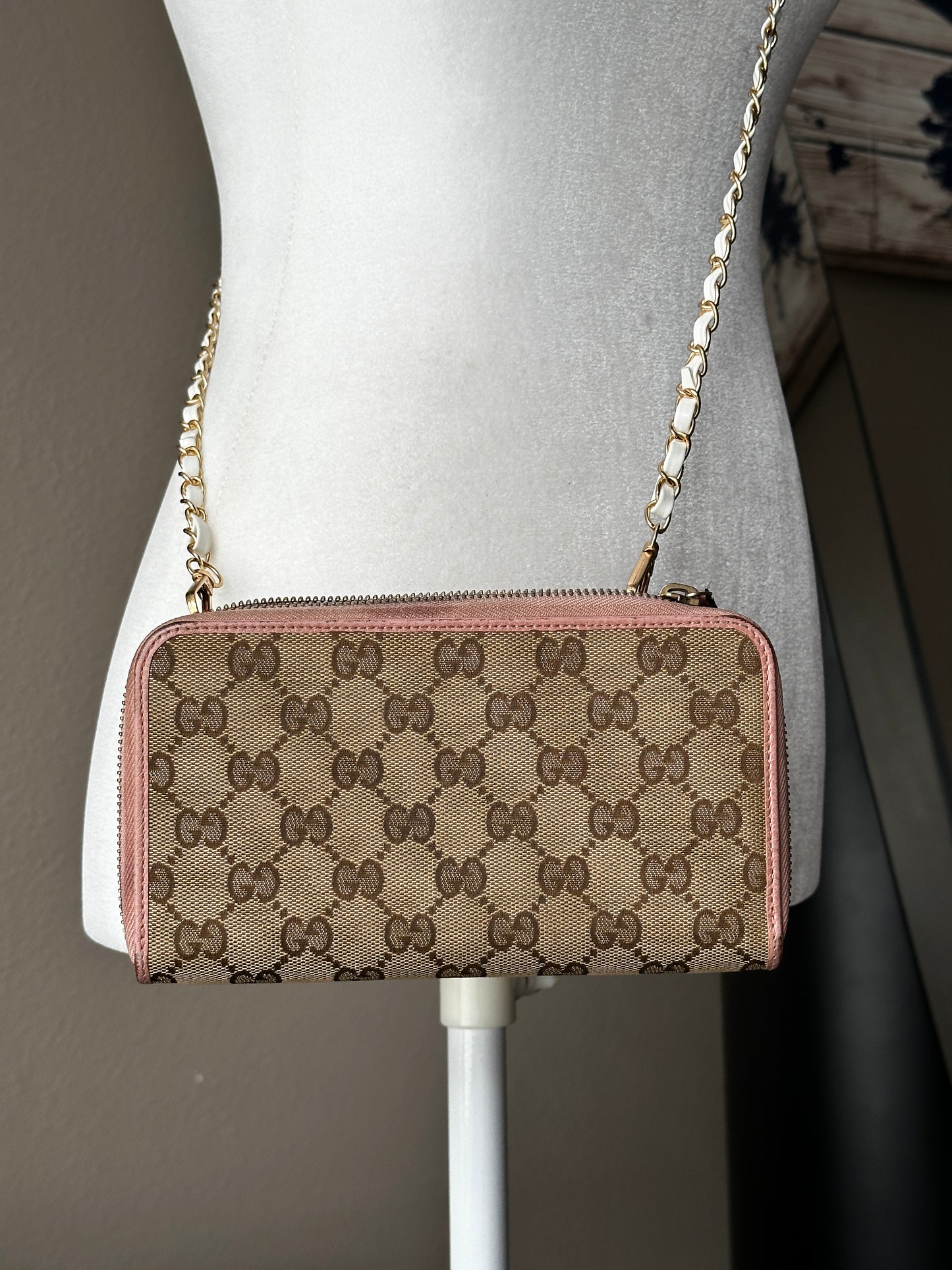Authentic Gucci GG Pink Canvas Full Zip Wallet