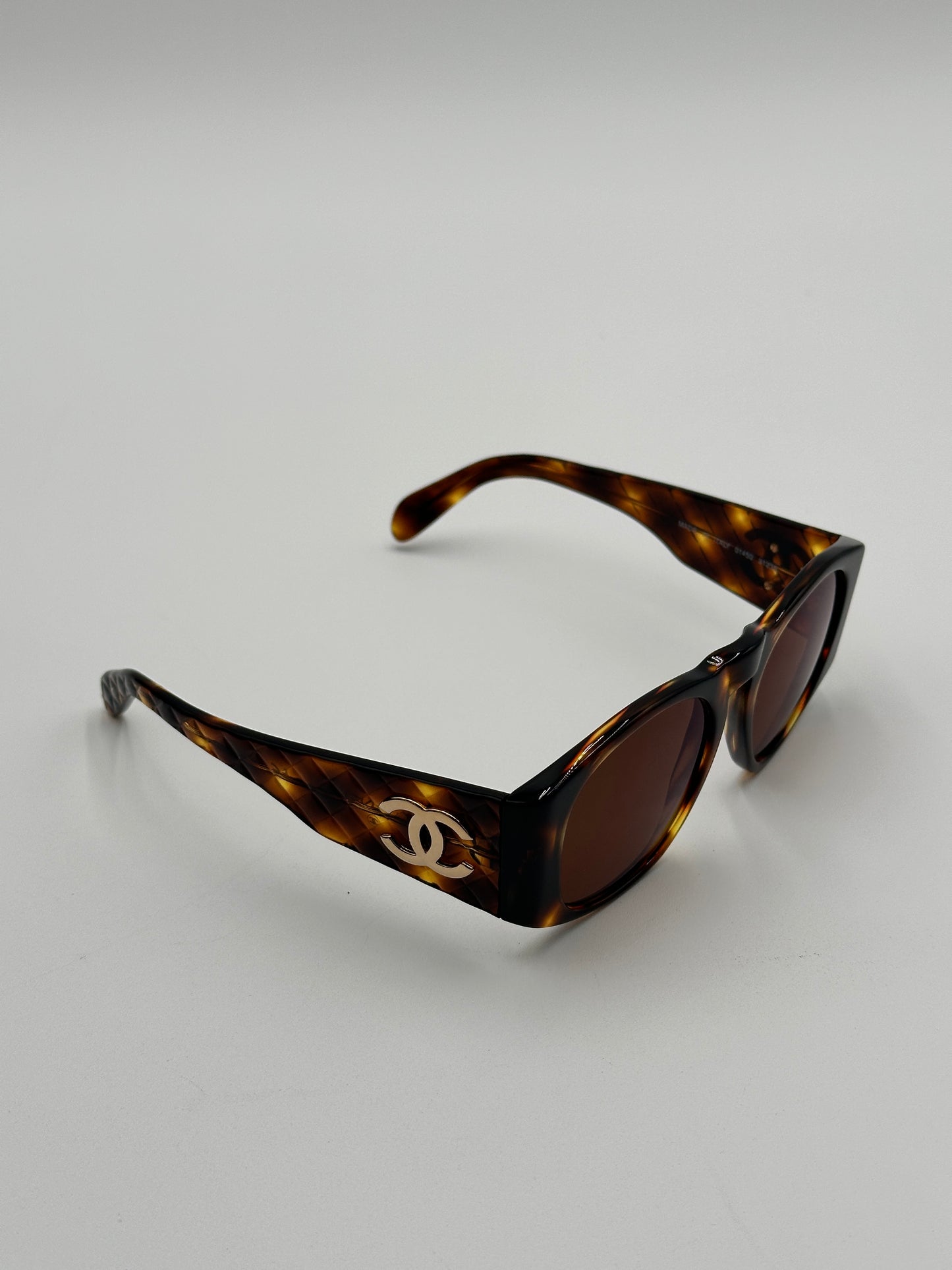 Authentic CHANEL CC Tortoise Quilted Logo Sunglasses