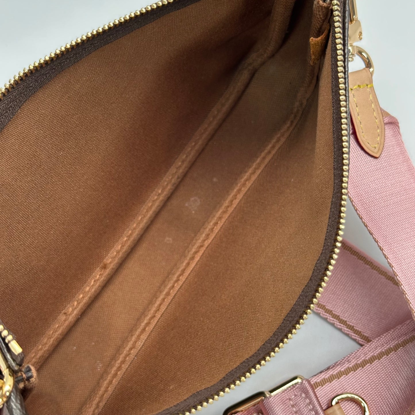 Authentic 2000 Louis Vuitton Monogram Pochette Accessoires Crossbody