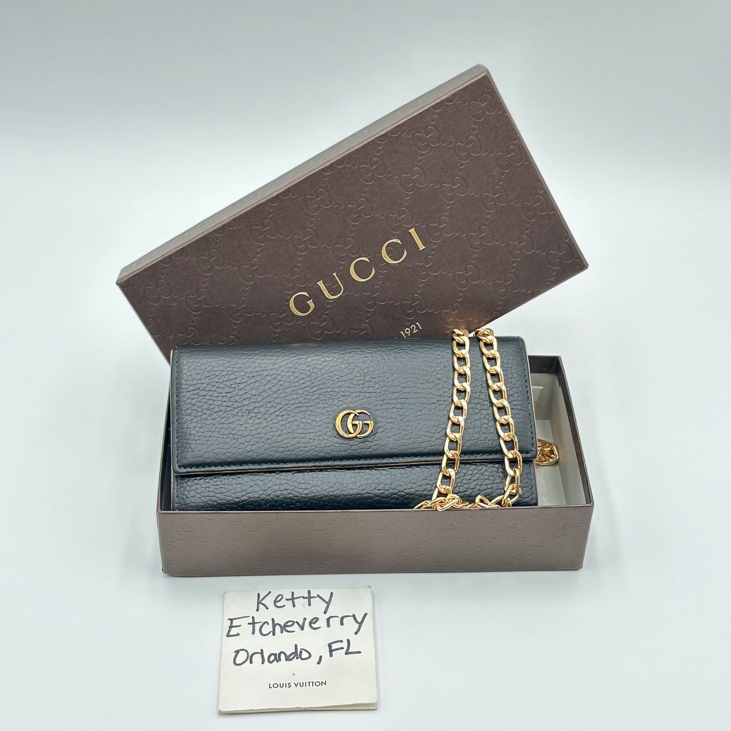 Authentic GUCCI 𝑮𝑮 𝑩𝒍𝒂𝒄𝒌 𝑴𝒂𝒓𝒎𝒐𝒏𝒕 𝑪𝒐𝒏𝒕𝒊𝒏𝒆𝒏𝒕𝒂𝒍 𝑾𝒂𝒍𝒍𝒆𝒕