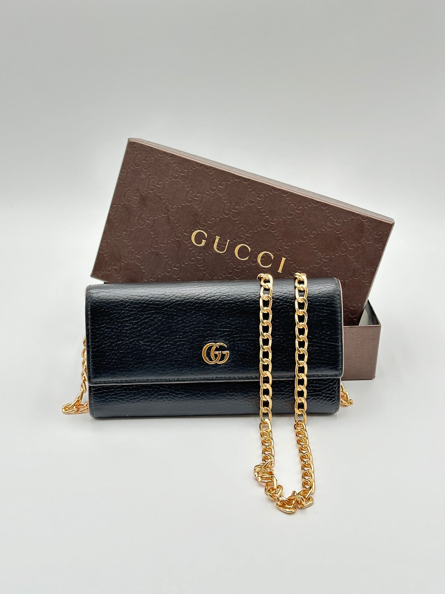 Authentic GUCCI 𝑮𝑮 𝑩𝒍𝒂𝒄𝒌 𝑴𝒂𝒓𝒎𝒐𝒏𝒕 𝑪𝒐𝒏𝒕𝒊𝒏𝒆𝒏𝒕𝒂𝒍 𝑾𝒂𝒍𝒍𝒆𝒕