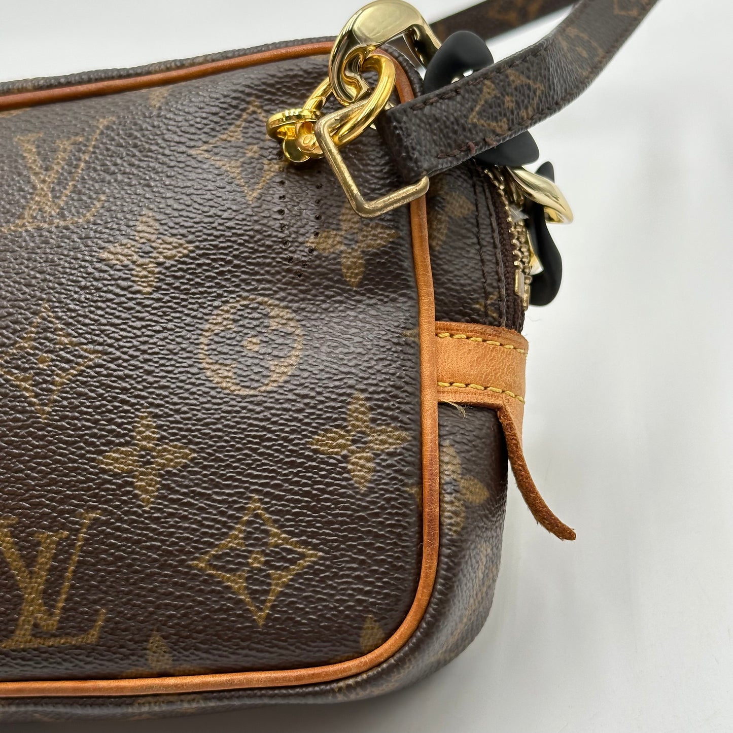 Authentic Louis Vuitton 2003 Monogram Marley Crossbody