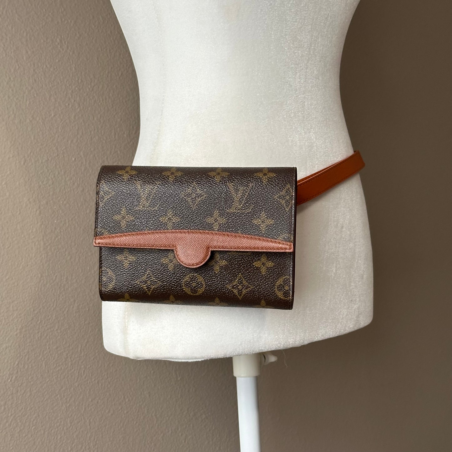 Authentic Louis Vuitton 1993 Monogram Arsch Belt Bag