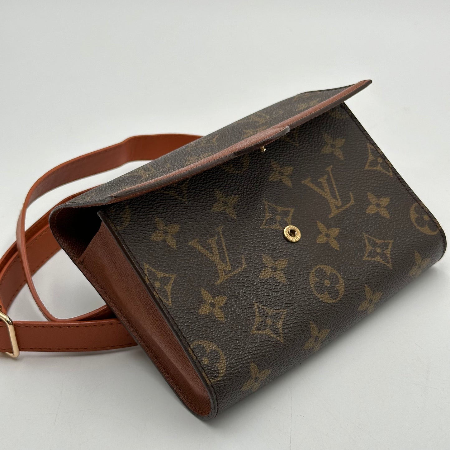 Authentic Louis Vuitton 1993 Monogram Arsch Belt Bag