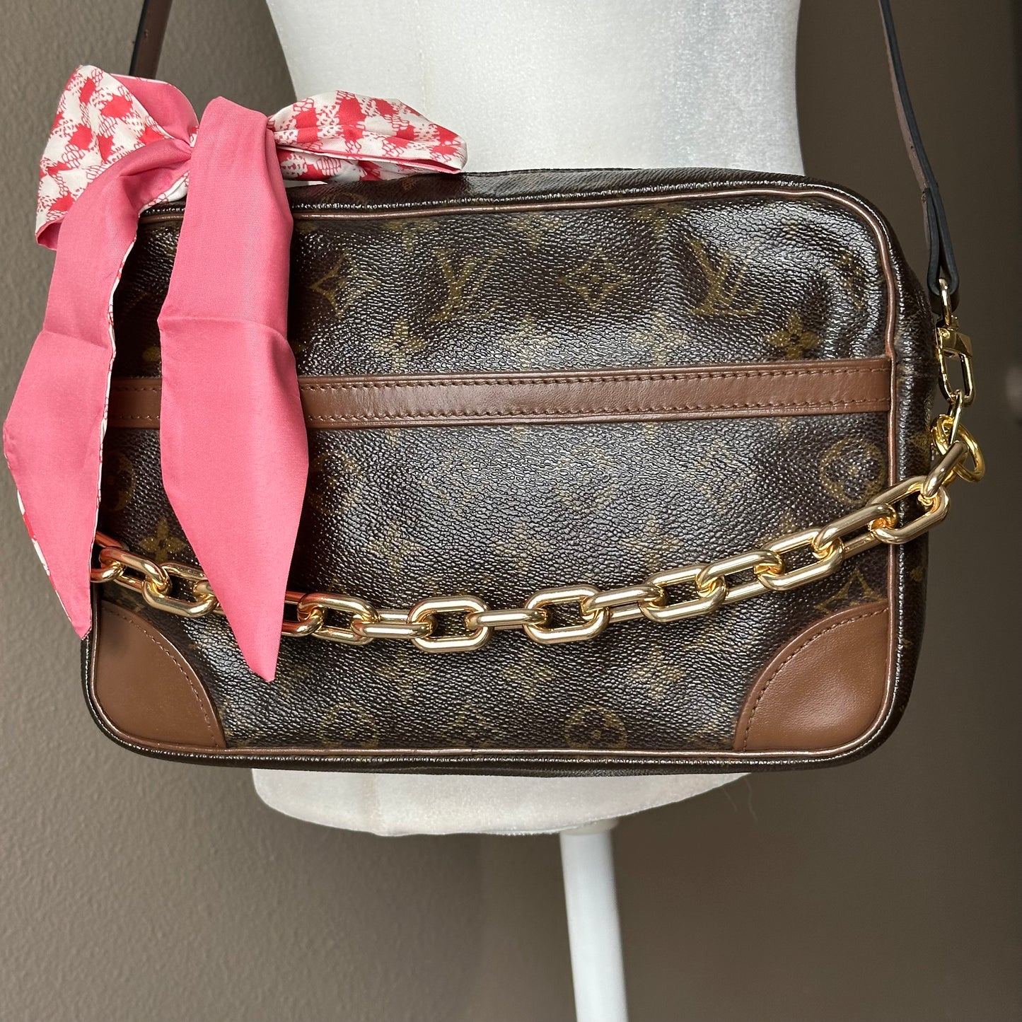 Authentic Louis Vuitton 1990 Monogram Trocadero Crossbody