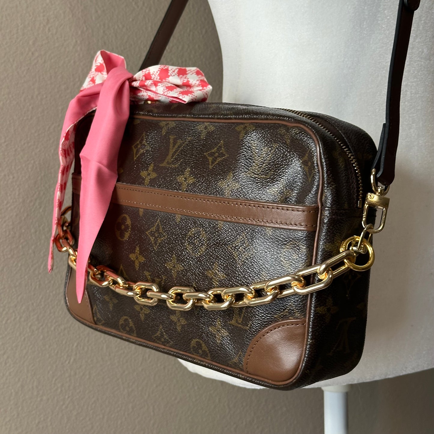 Authentic Louis Vuitton 1990 Monogram Trocadero Crossbody