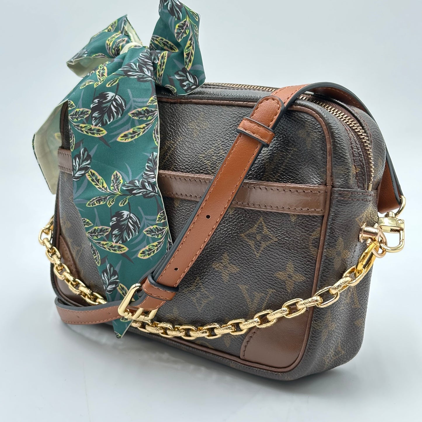 Authentic Louis Vuitton 1991 Monogram Trocadero 23 Crossbody