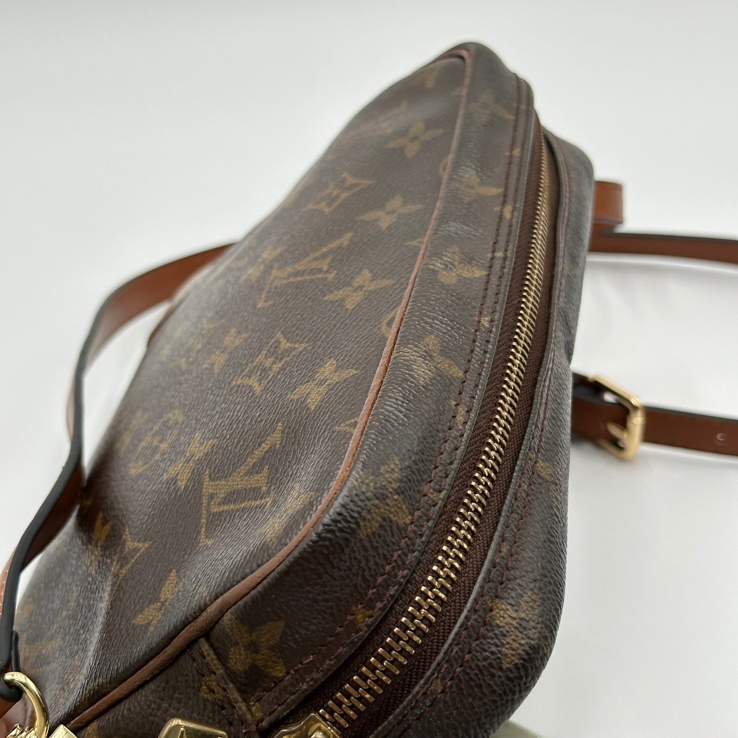 Authentic Louis Vuitton 1991 Monogram Trocadero 23 Crossbody