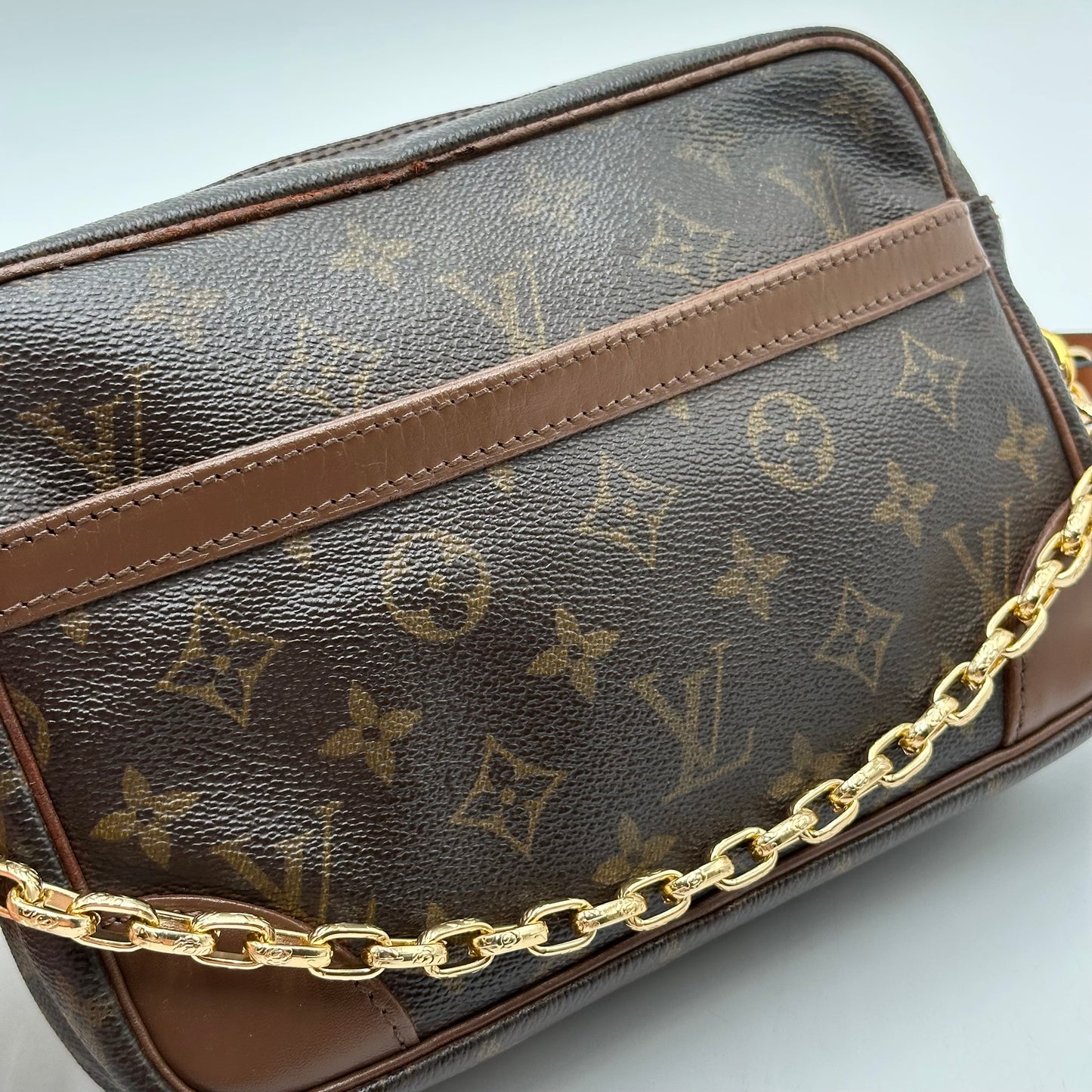 Authentic Louis Vuitton 1991 Monogram Trocadero 23 Crossbody