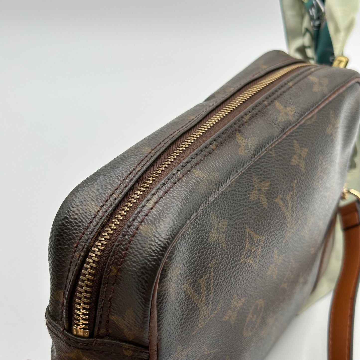 Authentic Louis Vuitton 1991 Monogram Trocadero 23 Crossbody