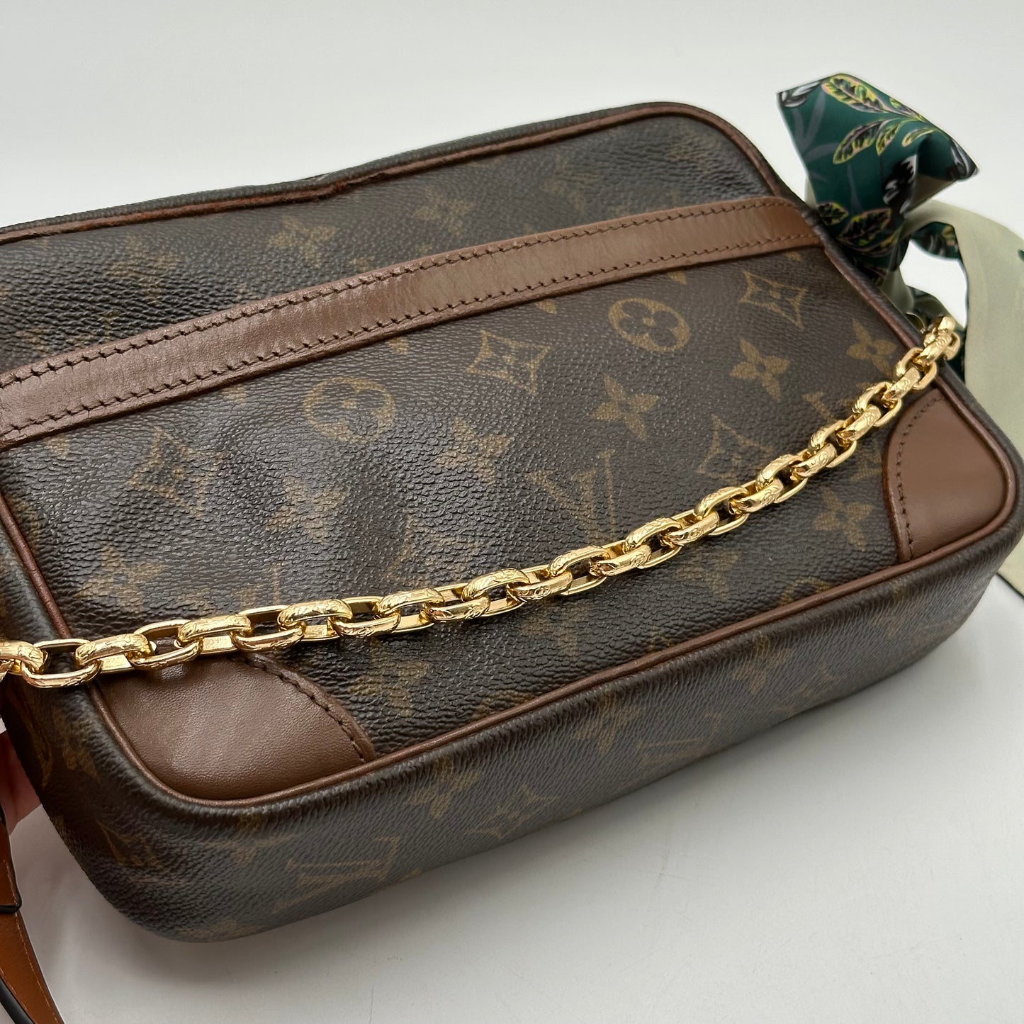 Authentic Louis Vuitton 1991 Monogram Trocadero 23 Crossbody