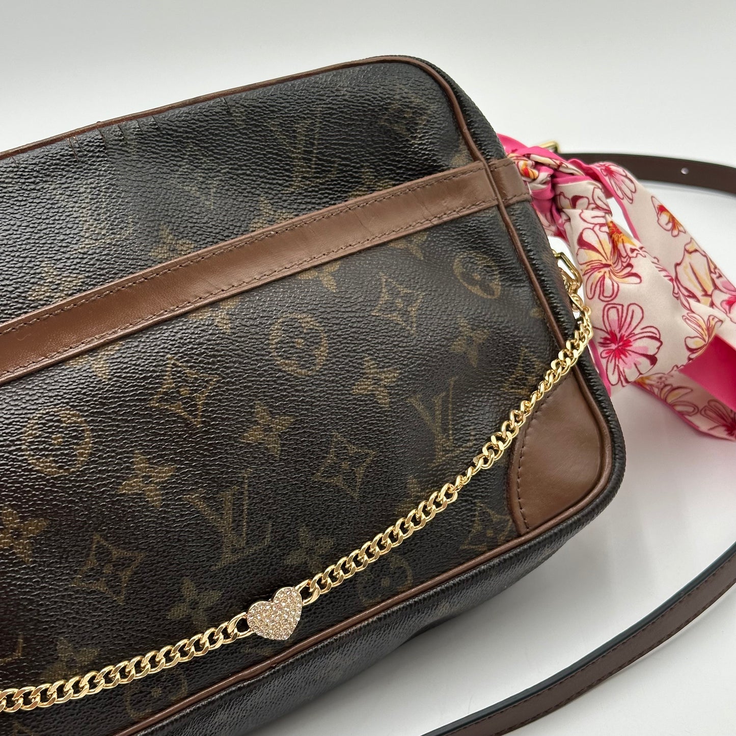 Authentic Louis Vuitton 1988 Monogram Compiegne 28 Pouch Crossbody