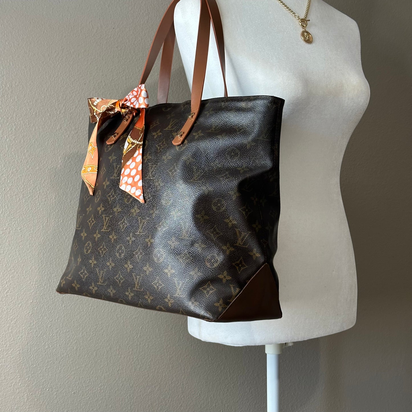 Authentic Louis Vuitton 2000 Monogram Cabas Mezzo Tote