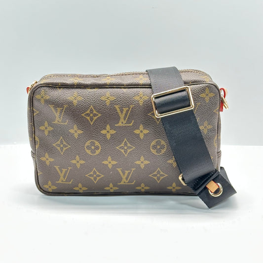 Authentic 1988 Louis Vuitton Monogram Trousse 23 Crossbody