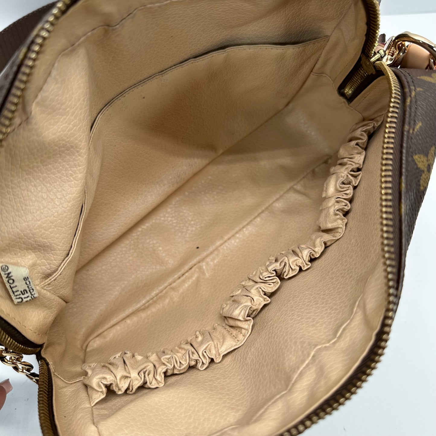 Authentic 1988 Louis Vuitton Monogram Trousse 23 Crossbody