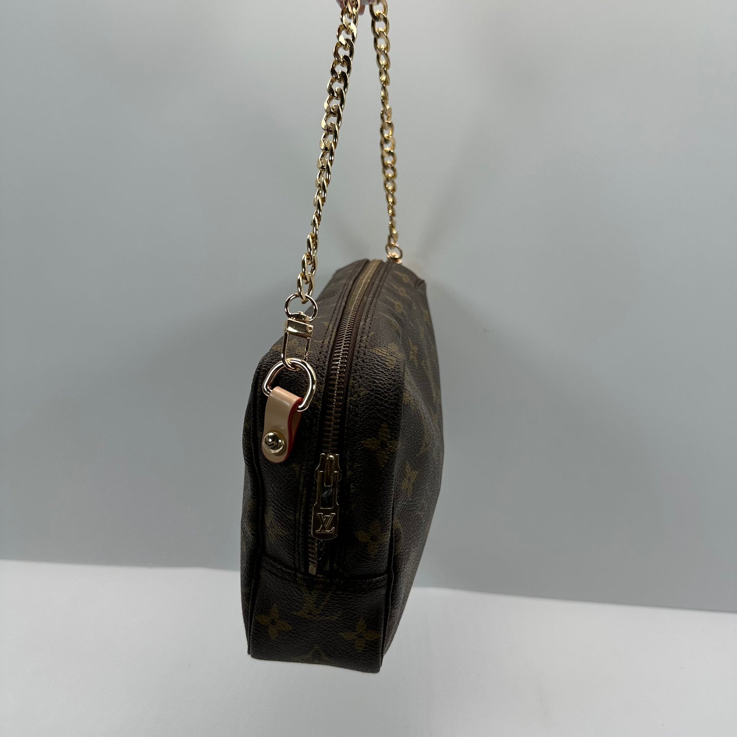 Authentic 1988 Louis Vuitton Monogram Trousse 23 Crossbody