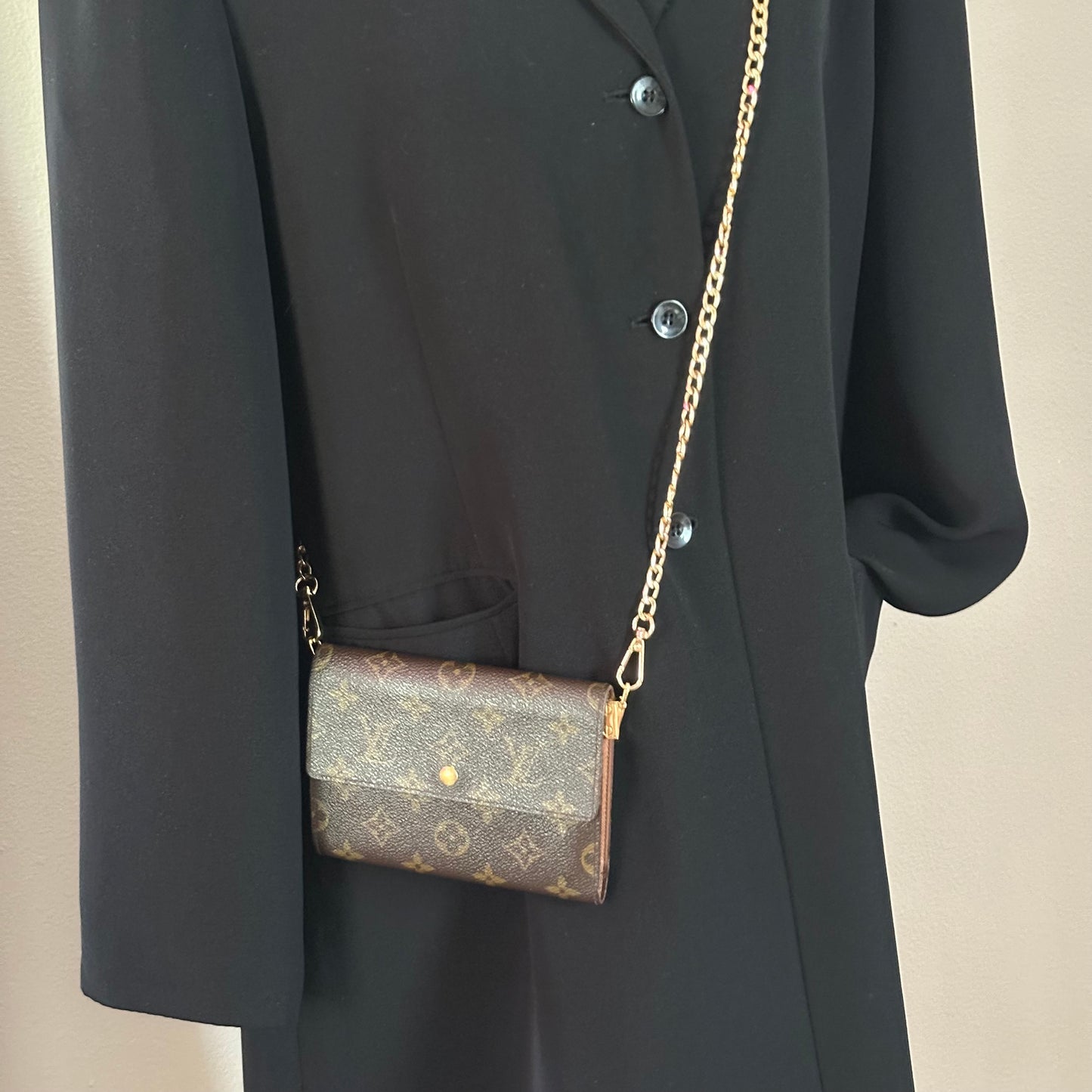 Authentic 1994 Louis Vuitton Monogram Trifold Bilets Wallet Crossbody